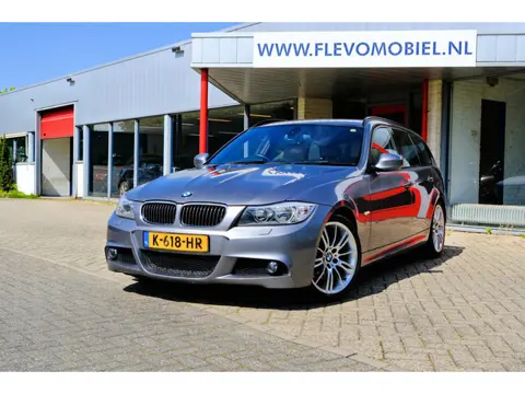 BMW 3-serie Touring 330d Aut. M-pakket/M-sport Right Hand Drive (RHD) Only 65.000 Miles!