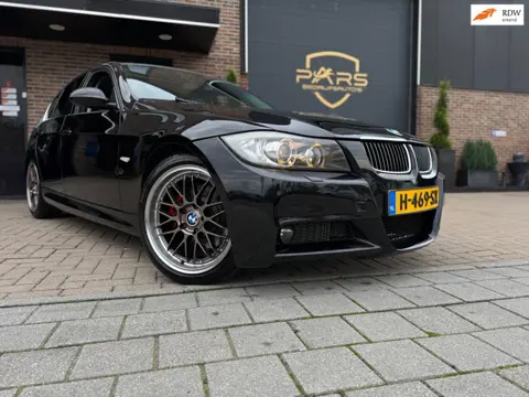 BMW 3-serie 330i M3 M-Pakket M-Sport 259PK Airco Navi Pan/Dak Leder Zwart Elk.Ramen zeer nette