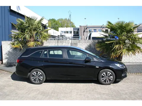 Opel Astra Sports Tourer 1.2 Business Edition