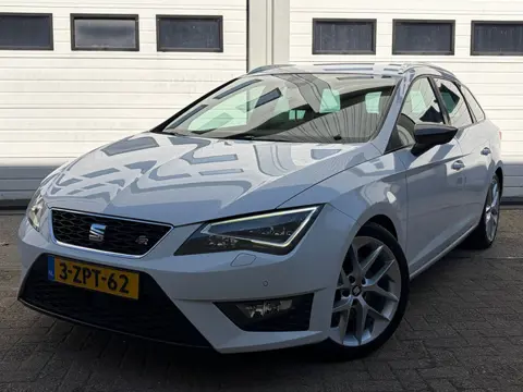 Seat Leon ST 1.4 TSI ACT FR Dynamic trekhaak acc carplay navi camera xenon led stoelverwarming lane 