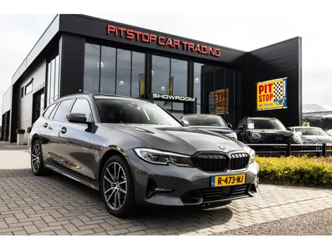 BMW 3-serie Touring 330e M, Pano, Shadow-Line, ACC, Laser, Hi-Fi Audio!
