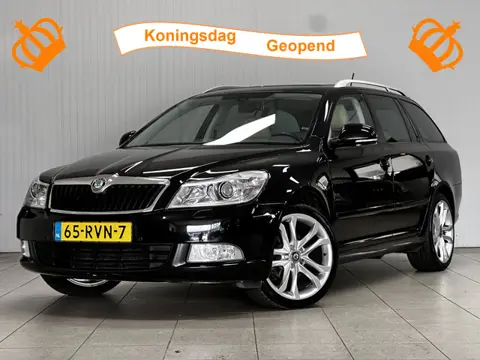 Škoda Octavia Combi 1.2 TSI Elegance Business/ AUTOM./ Leder/ Schuif-Kantel Dak/ 17'' LMV/ Xenon/ Cl