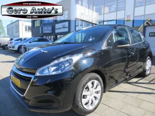 Peugeot 208 1.2 PureTech Active 5 drs nl-auto ,airco cruise control navigatie dab + etc