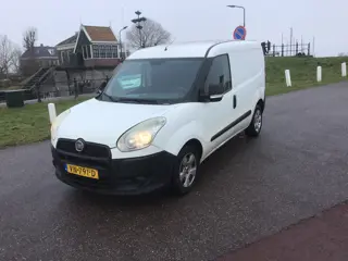 Fiat Doblò Cargo 1.3 MJ L1H1 Actual Bj2015/210000km