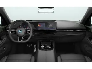 BMW 5 Serie Touring 550e xDrive (bj 2026, automaat)