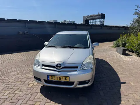 Toyota Verso 1.8 VVT-i Dynamic