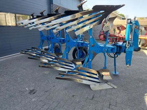Rabe Albatros 110  4 schaar ploeg met Strokenrister en ondergronders