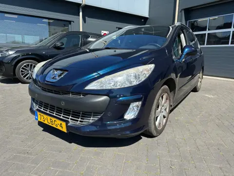 PEUGEOT 308 1.6 VTi met trekhaak, PDC, cruise control, navigatie, APK 03-2027