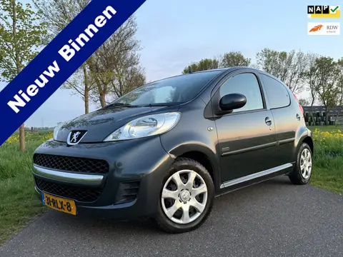 Peugeot 107 1.0-12V Sportium | Schuif-/Kanteldak | Airco | 5 Deurs | Elektrische Ramen | CV | Nieuwe