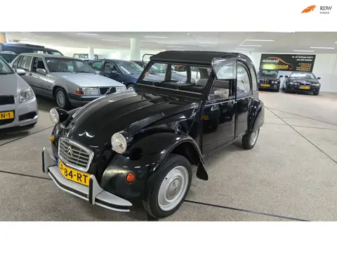 Citroen 2 CV 2CV6 Special. Extreem veel onderhoud erbij.