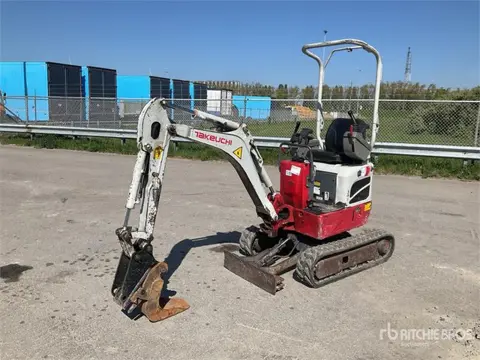 Takeuchi TB210 (bj 2021)