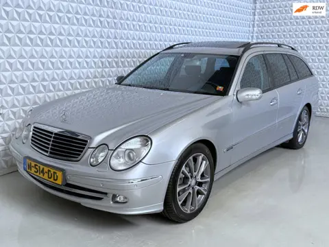 Mercedes-Benz E-klasse Combi 350 Avantgarde / E350 V6 (2005)