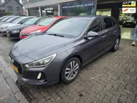 Hyundai I30 1.0 T-GDI Premium | 2E EIIGENAAR | 12MND GARANTIE | NAVI | CAMERA | TREKHAAK |