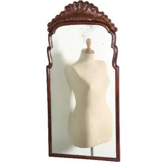 Antieke spiegel / Notenhouten 18e eeuwse Soester spiegel met afneembare kroon