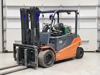 TOYOTA 8FBMT45 2017 4.5T