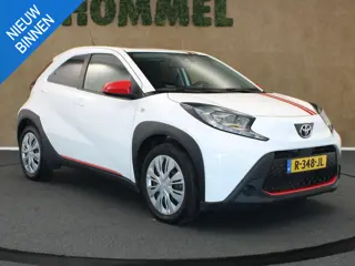 Toyota Aygo X 1.0 VVT-i MT Play - ORIGINEEL NEDERLANDSE AUTO - UNIEKE EXTERIEUR EN INTERIEUR ACCENTE