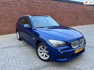 BMW X1 XDrive20i Business M SPORT|PANO |1STE EIGENAAR |CARPLAY |TREKHAAK