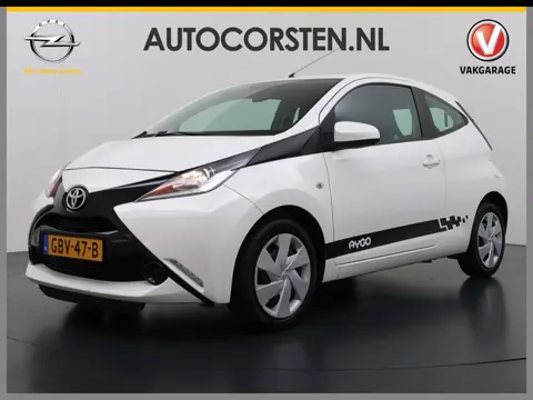 Toyota Aygo 1.0 VVT-i x-play Stoelverwarming AppleCarplay/AndroidAuto Airco Dab Isofix Bluetooth Ele