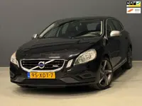 Volvo V60 1.6 T3 R-Design NAVI/PDC/TREKHAAK/CRUISE/AIRCO | KEURIGE AUTO !