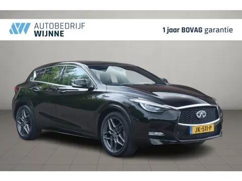Infiniti Q30 1.6t 165pk Aut. Sport City Black | Climate | Cruise | Panoramadak | Bose® | Alcantara |