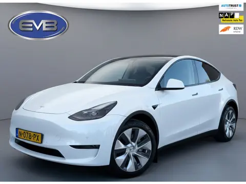Tesla Model Y Long Range AWD 75 kWh, parelmoer wit, afneembare trekhaak, panoramadak, 1 e eigenaar, 