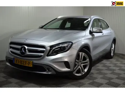 Mercedes-Benz GLA-klasse 200 Edition 1 / Navi./ Camera / Stoelverw. / Pdc