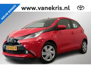 Toyota Aygo 1.0 VVT-i x-play, Airco, Parkeercamera, , Winterbandenset
