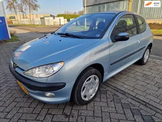 Peugeot 206 1.4-16V Gentry, Apk, Nap, Goed rijden, Inruil mogelijk.