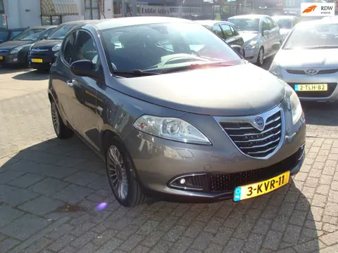 Lancia Ypsilon 0.9 TwinAir Platinum 5drs leer airco boekjes nap apk