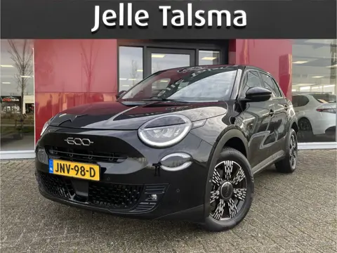 Fiat 600 1.2 Hybrid Urban Automaat | Apple/Android CarPlay rijdende auto niet altijd aanwezig