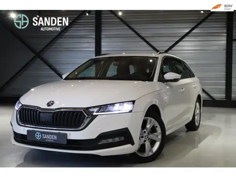 Skoda Octavia Combi 1.4 TSI iV PHEV Ambition|Automaat|Navi|LED|DAB|Hifi|Stoel+stuurverwarming|Lane a