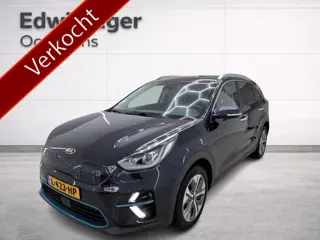 Kia e-Niro ExecutiveLine 64 kWh | Leder | Panorama | SOH 100% | Warmtepomp | Andriod Auto | Apple ca