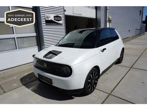 Honda E Advance 17" |Navi|Carplay|PDC V+A|Dodehoek|360 Camera|DAB|Pano|Stuur, stoel en voorruitverwa