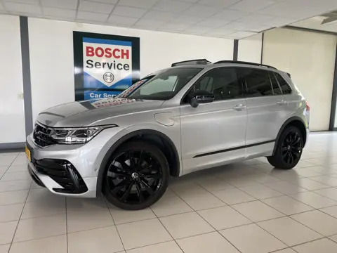 Volkswagen Tiguan 1.4 TSI eHybrid R-Line Business+Black style Panoramadak / /Carplay/ Leer/ Headup
