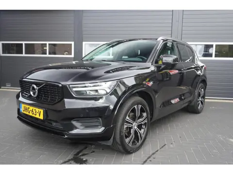 Volvo XC40 1.5 T3 Momentum Camera/Carplay/Harman Kardon/Cruise/Climate Control