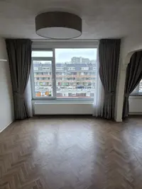 Woning aan de Veenendaalkade te Den Haag