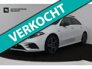 Mercedes-Benz A-klasse 250 e Business Solution AMG Limited (PANORAMADAK, TREKHAAK, STOELVERWARMING, 