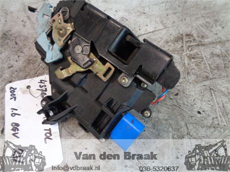 Seat Toledo 2004-2009 Deurslot rechts voorzijde