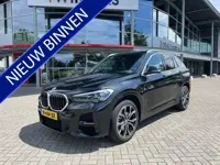 BMW X1 sDrive20i High Executive Edition | Leder | Panoramadak | Head-Up Display | Stoelverwarming | 
