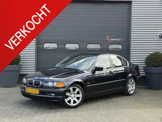 BMW 3-serie 320i Executive | Cruise Control | Climate Control | Parkeersensoren | 17 Inch Lichtmetal
