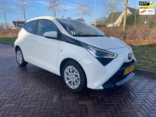 Toyota Aygo 1.0 VVT-i x-play limited-Airco-1 eigenaar