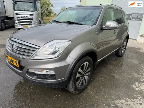 SsangYong Rexton RX 200 e-XDI Quartz Grijs kenteken 4 WD