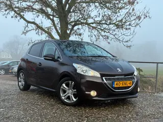 Peugeot 208 1.4 VTi Allure | NAP | Navi + Clima + Cruise nu €4.975,-!!