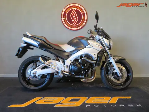 Suzuki GSR600A GSR 600 NAKED TOUR TOP! (bj 2007)