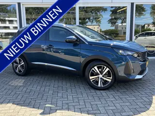 Peugeot 3008 1.2 PureTech Blue Lease Premium Nieuw model LED / Automaat /  Carplay / Camera / Trekha