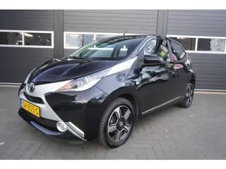 Toyota Aygo 1.0 VVT-i x-clusiv Airco/Navi/Camera