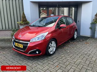 Peugeot 208 1.2 PureTech Signature 83 pk | Airco | Cruise control | Parkeersensoren | Navigatie | Ap