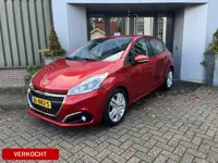 Peugeot 208 1.2 PureTech Signature 83 pk | Airco | Cruise control | Parkeersensoren | Navigatie | Ap