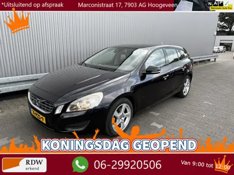 Volvo V60 1.6 T3 Clima, Navi, Cruise, LM, z.g.a.n. APK – Inruil Mogelijk –