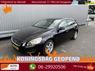 Volvo V60 1.6 T3 Clima, Navi, Cruise, LM, z.g.a.n. APK – Inruil Mogelijk –